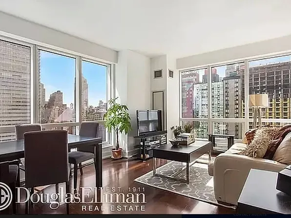 350 W 42nd St APT 24K, New York, NY 10036