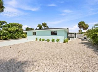 105B E Riverview Ave, Englewood, FL 34223