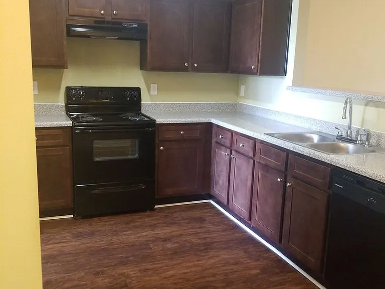 3008 Bonnes Dr — Photo 3