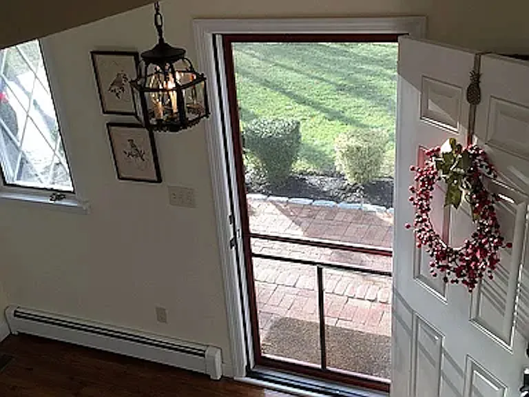 11 Oak Ln — Photo 3