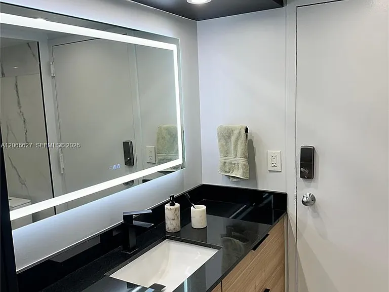 1830 Embassy Dr #118 — Photo 5