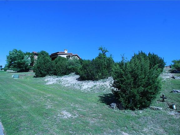 2nd image of 211 Golden Bear Dr