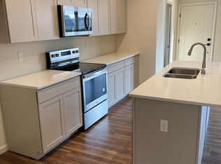 25 Capron Ln, Saint Charles, MO 63303