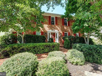5712 Mackenzie St, Centreville, VA, 20120