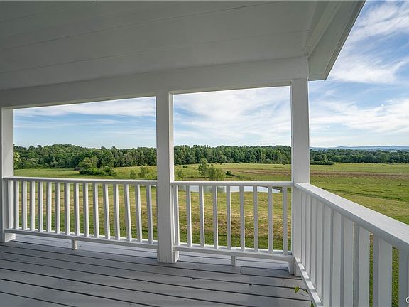 5th image of 396 Hickory Hill Rd