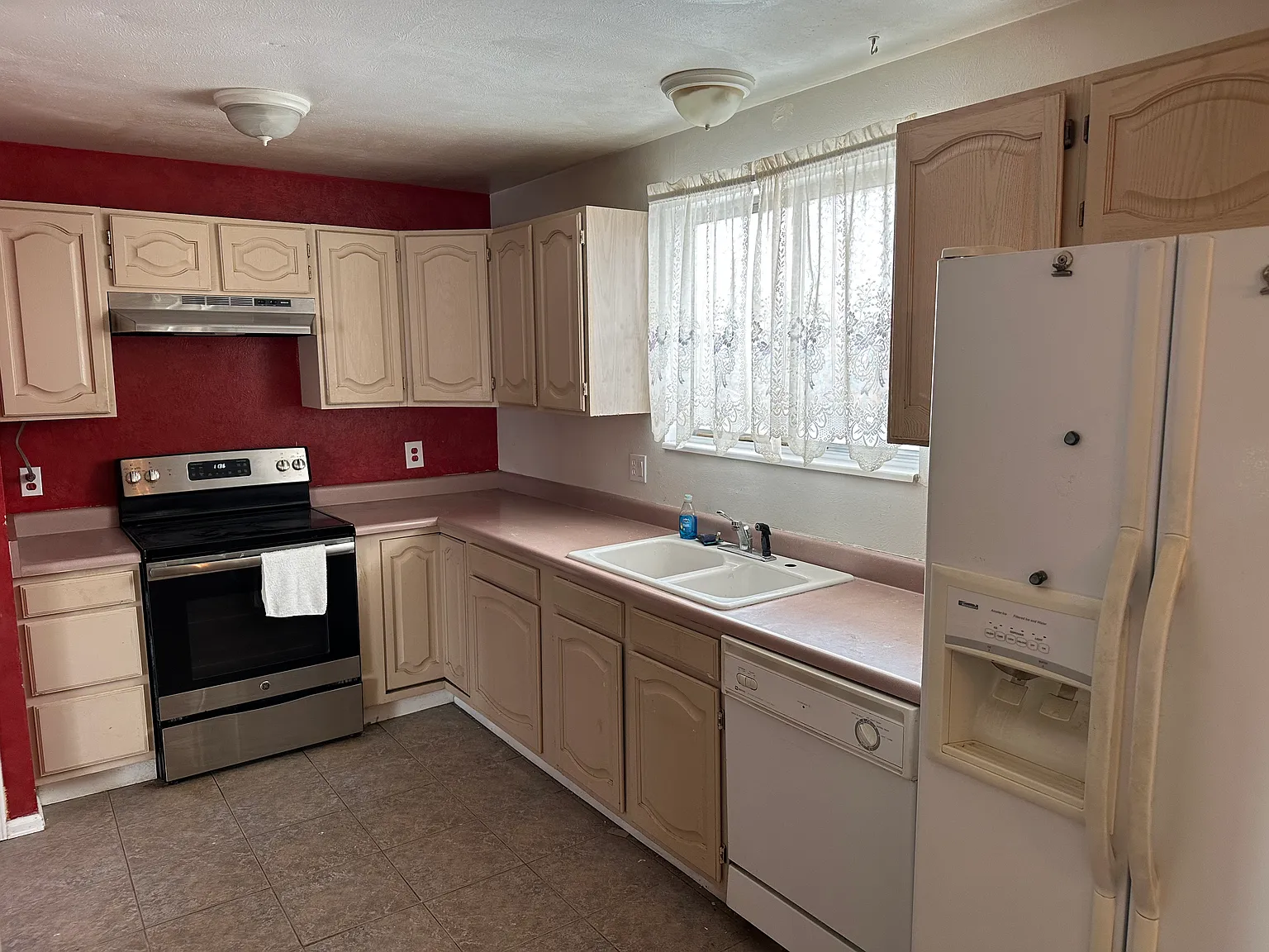 4 bed, 2130 sqft, $3,000 — Photo 4