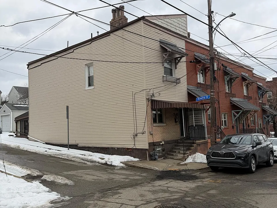 716 Roberts St