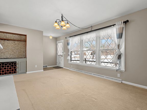 5th image of 7639 Woodcrest St