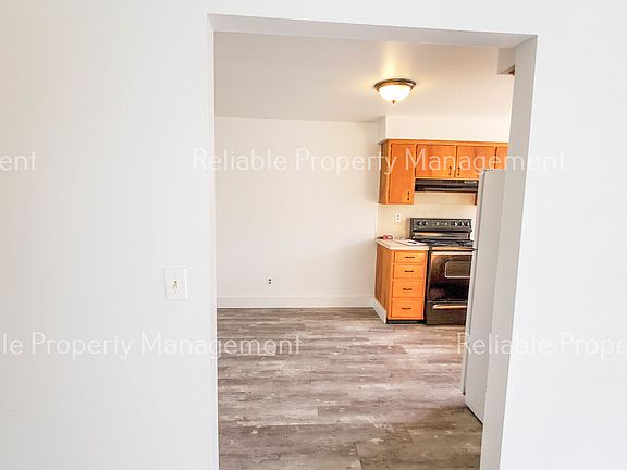 4th image of 445 E 1 N