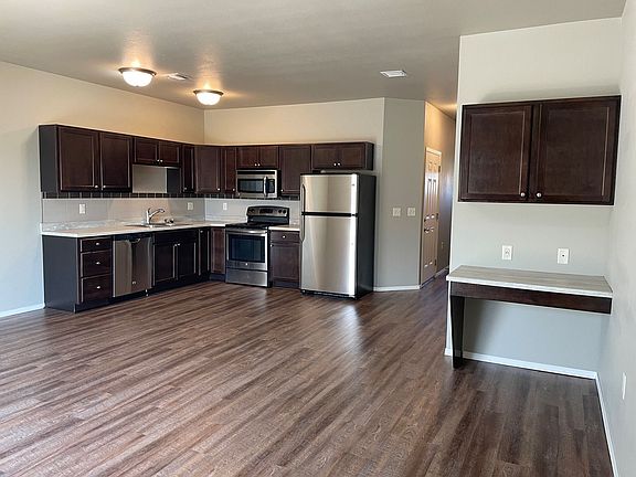 2nd image of 1111 Honeysuckle Dr APT 9