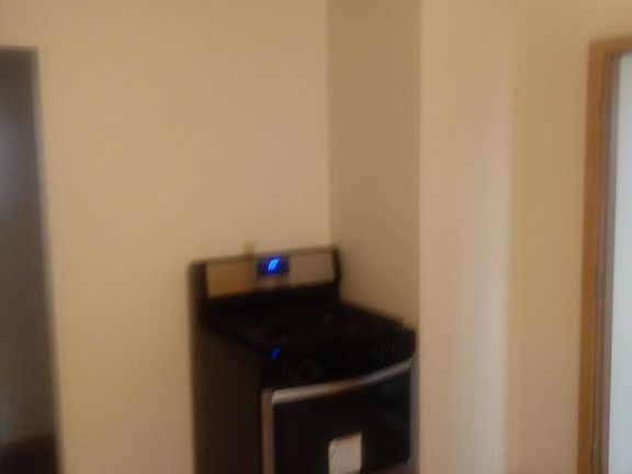 4th image of 531 S 74th St
