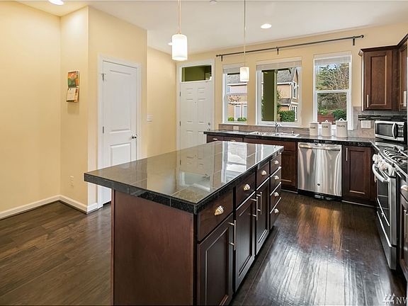 5th image of 2357 25th Ave NE