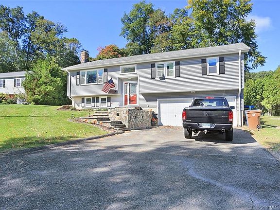 2nd image of 30 Little Fawn Dr