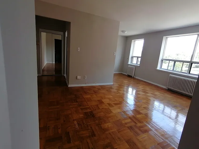 450 Winona Dr — Photo 16