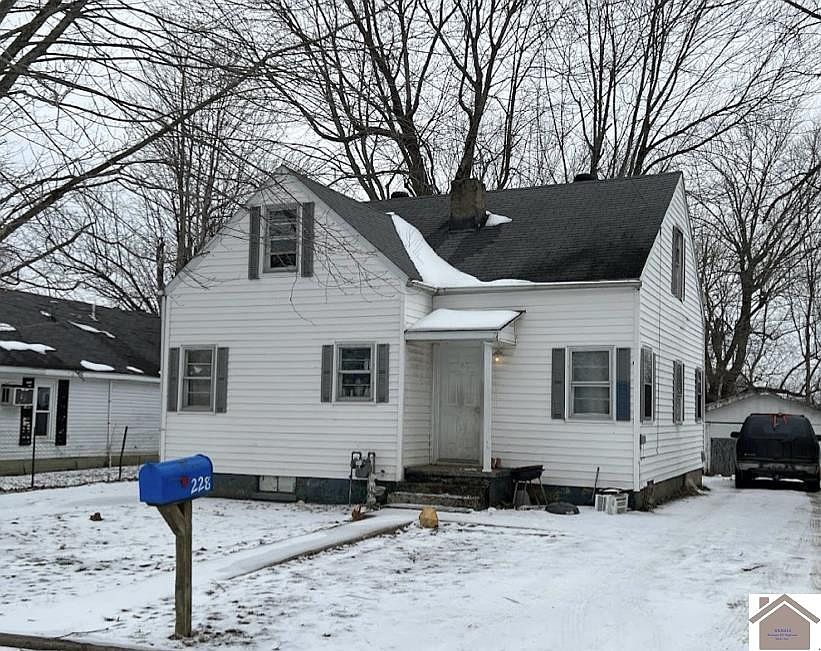 1st image of 228 Jarvis St