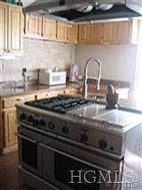 5th image of 3953 Hill Ave