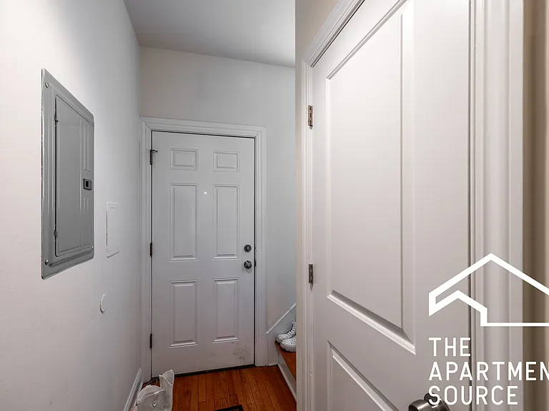 1738 W Altgeld St #2R — Photo 16