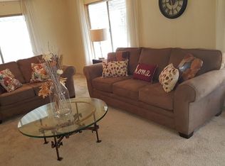 11 Pina St, Sacramento, CA 95828