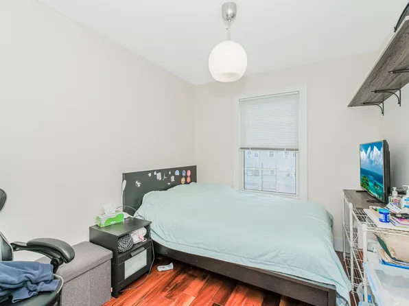 934 Jefferson Avenue image 27 of 36