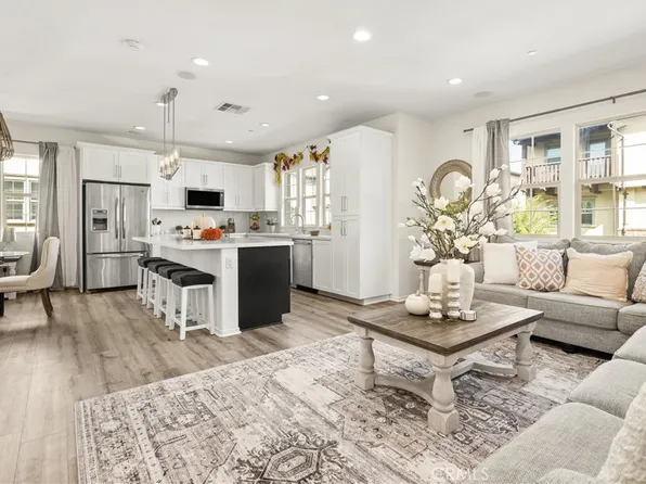 873 Iris Way Unit D, Azusa, CA 91702