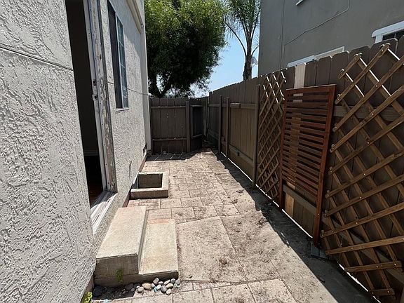 5th image of 4426 Boundary St