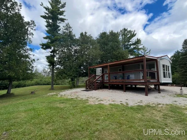 10645 N Main St, Rapid River, MI 49878