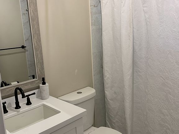 2nd image of 3714 Pine St