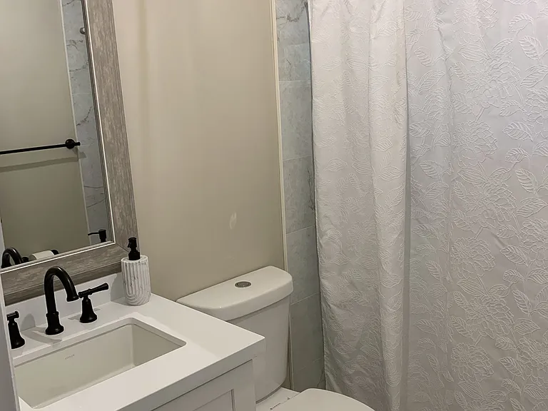 3714 Pine St — Photo 2