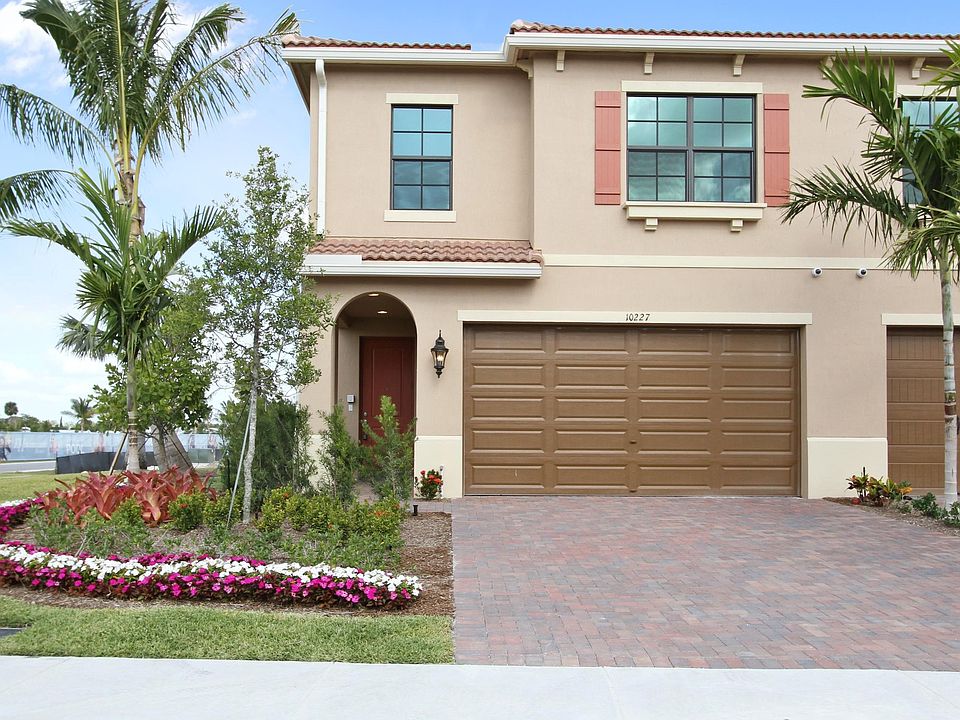 Luxurious Townhomes
