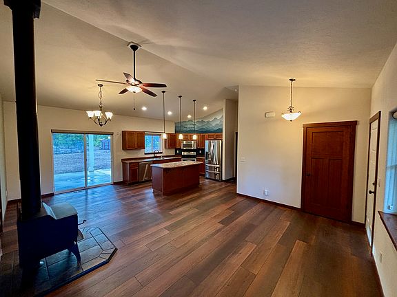 5th image of 106 Leo Ln