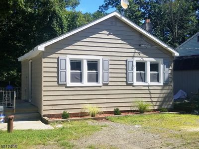 335 Windsor Ave, Hopatcong, NJ, 07843