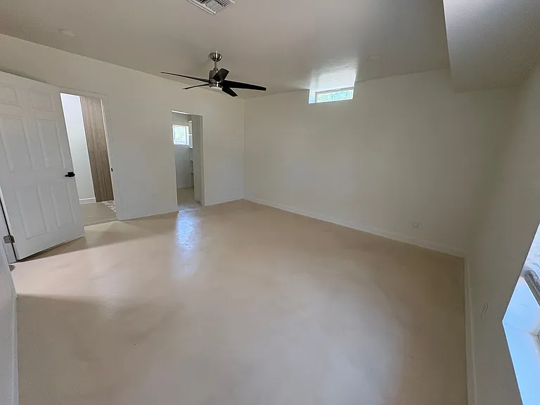 770 S Bryant Ave — Photo 12