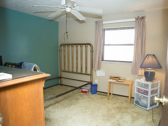 4th image of 1903 Oaklawn Ct