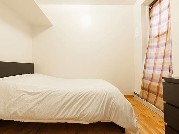 5th image of 136 E 31st St APT 3