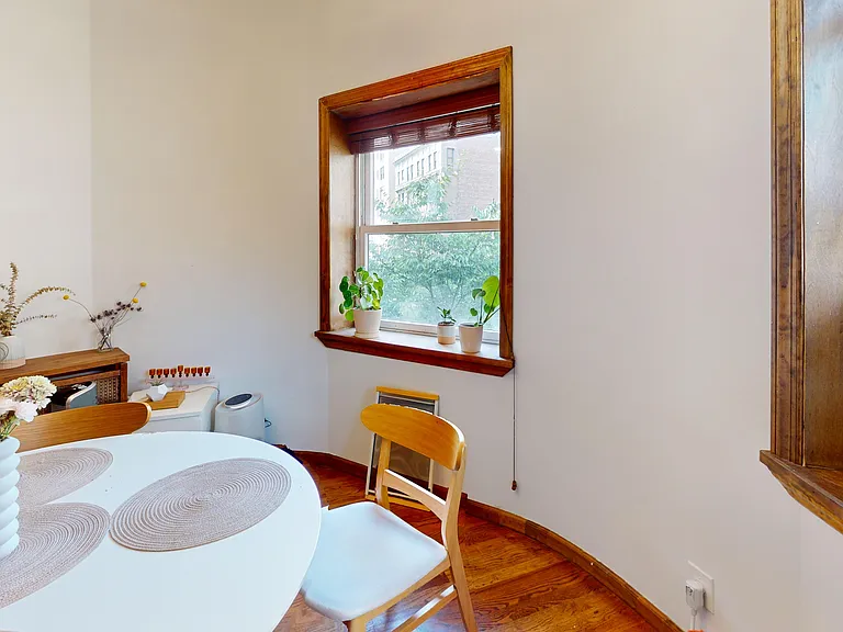 308 W 77th St #9 — Photo 3