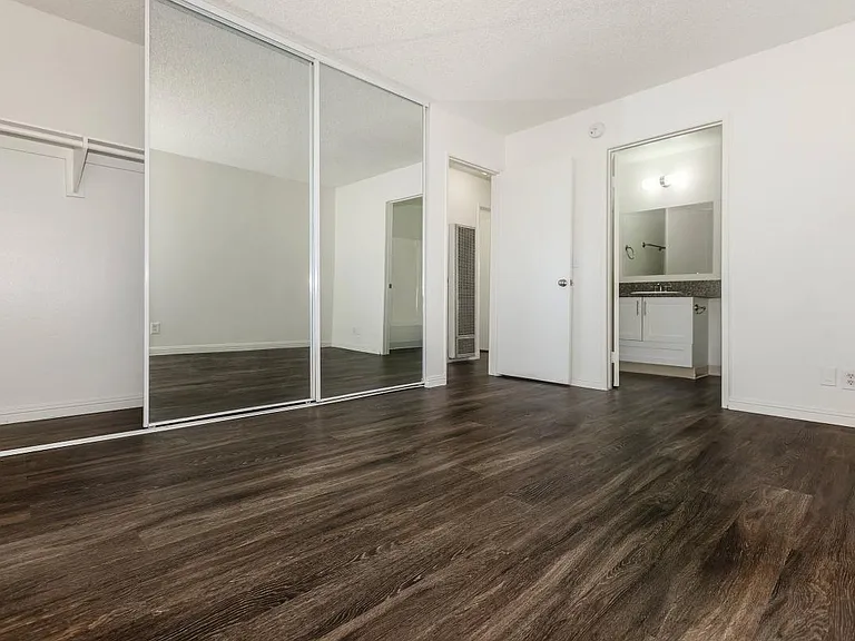 Woodglen Apartment Homes — Photo 49