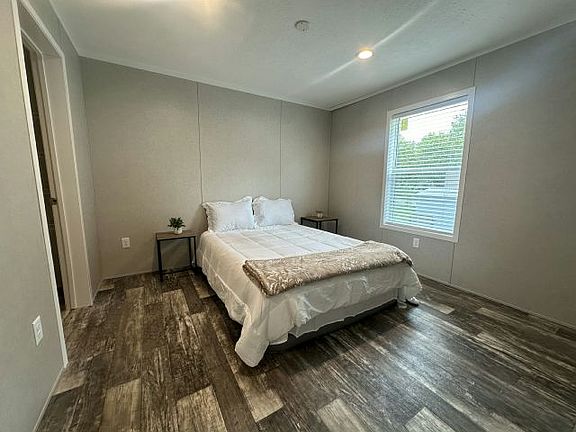 3rd image of 46 Quarry Hill Ests #46