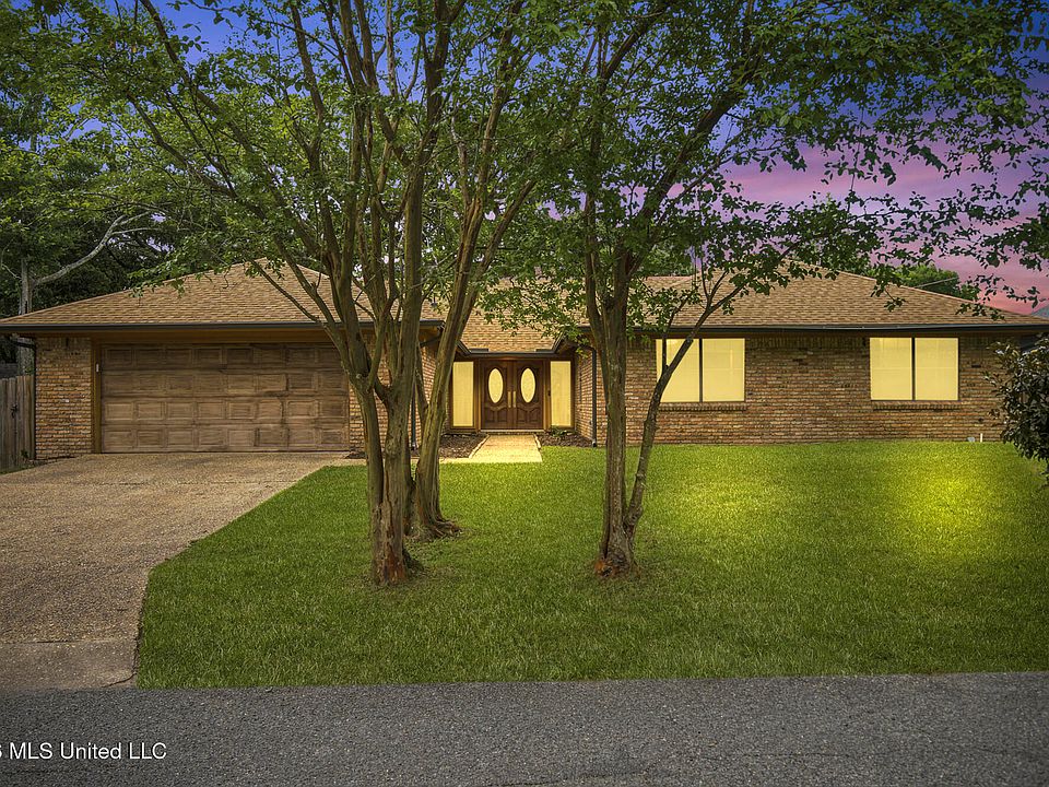 1st image of 326 Fairview Dr