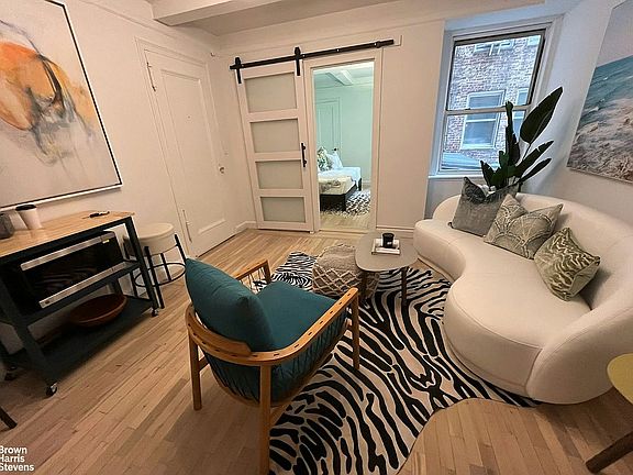 2nd image of 333 E 43rd St APT 118