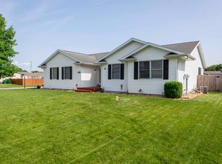 10621 Washtenaw Dr, Osceola, IN