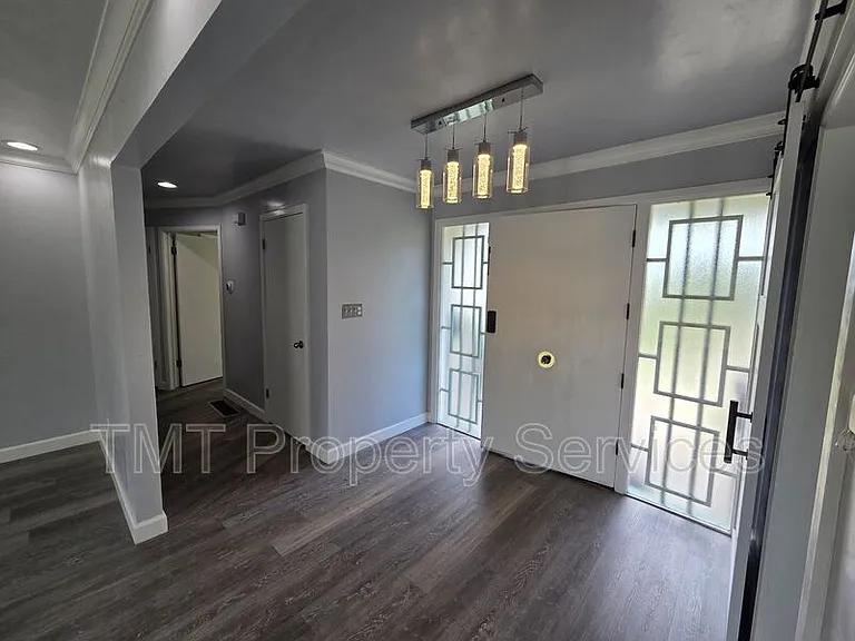 9 W Robinhood Dr — Photo 40