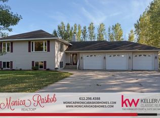 4687 Castle Cir, Lester Prairie, MN 55354