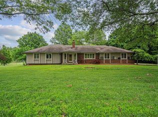 803 N Prairie Ln, Raymore, MO 64083