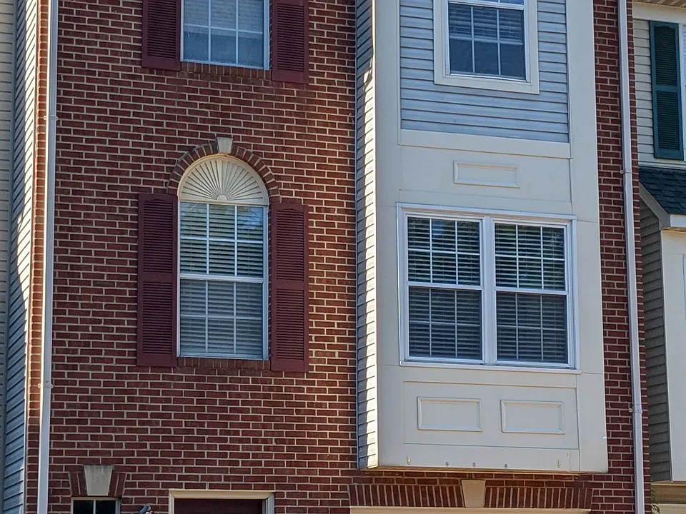 105 Barrows Ct