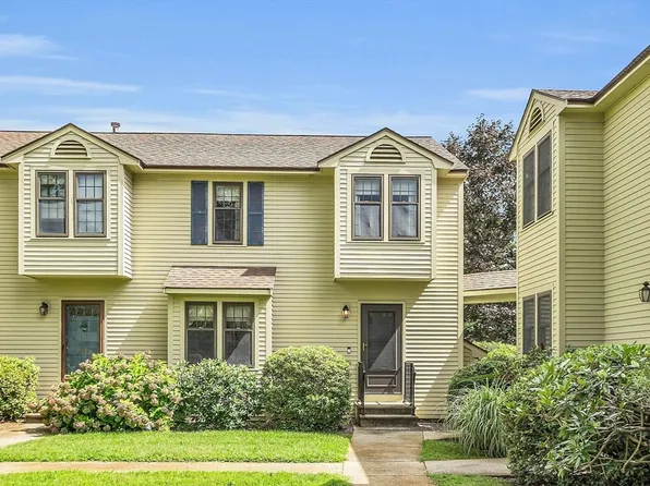 295 Apache Way Unit 295, Tewksbury, MA 01876