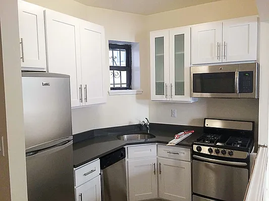 Rented by Francine Realty | media 8