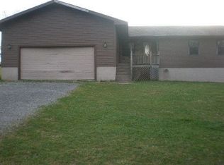 14 Edmond Rd, Lookout, WV 25868