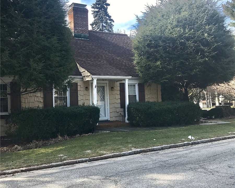 1st image of 1 Dogwood Hl