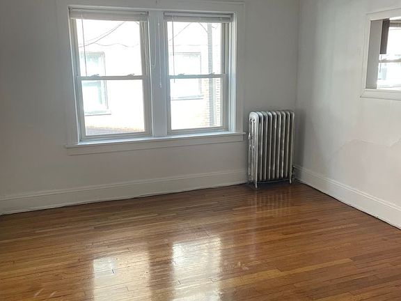 3rd image of 2115-2123 Lennox Rd #1