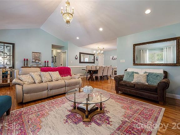 5th image of 1354 Sedgewood Ln